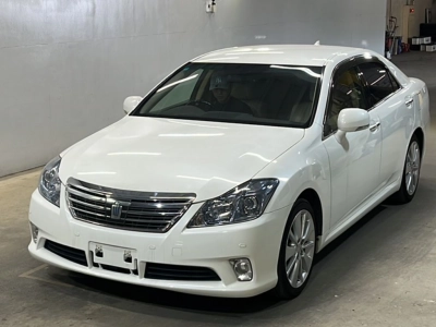 TOYOTA CROWN HYBRID