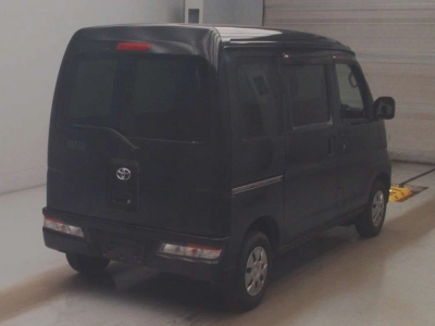 TOYOTA PIXIS VAN
