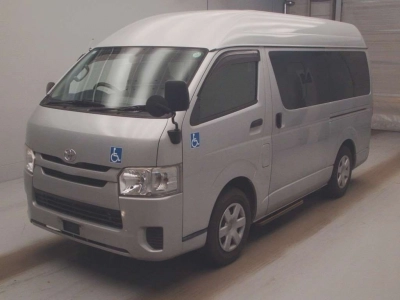 TOYOTA REGIUS VAN