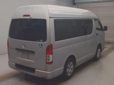 TOYOTA REGIUS VAN