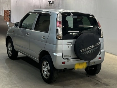 DAIHATSU TERIOS KID
