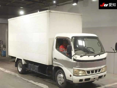 TOYOTA DYNA TRUCK