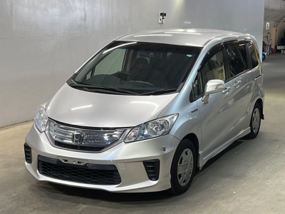 HONDA FREED HYBRID