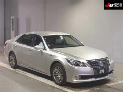 TOYOTA CROWN MAJESTA