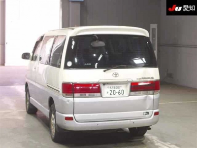 TOYOTA HIACE REGIUS
