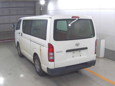 TOYOTA HIACE VAN