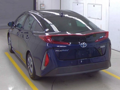 TOYOTA PRIUS PHV