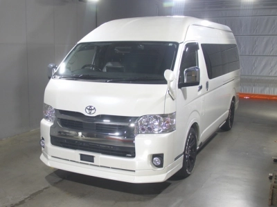 TOYOTA HIACE