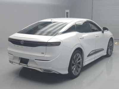 TOYOTA CROWN CROSSOVER