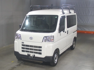 TOYOTA PIXIS VAN