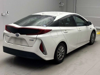 TOYOTA PRIUS PHV