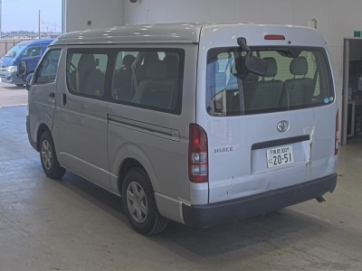 TOYOTA HIACE