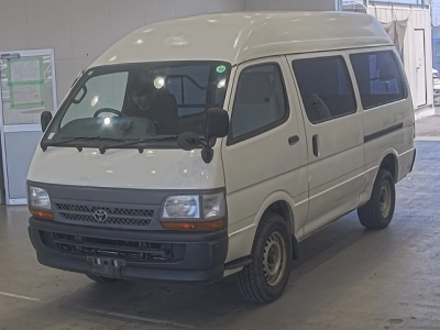 TOYOTA HIACE