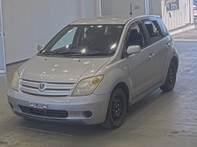TOYOTA IST