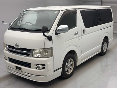 TOYOTA REGIUS VAN