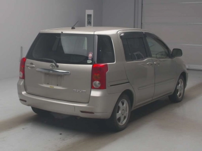TOYOTA RAUM