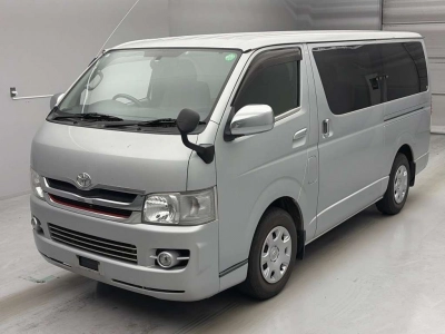 TOYOTA REGIUS VAN