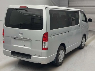 TOYOTA REGIUS VAN