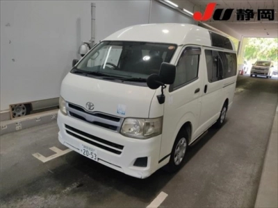 TOYOTA REGIUS VAN