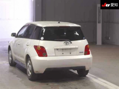 TOYOTA IST