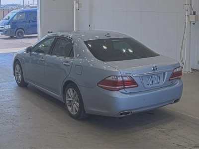 TOYOTA CROWN HYBRID