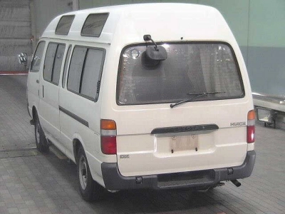 TOYOTA HIACE VAN
