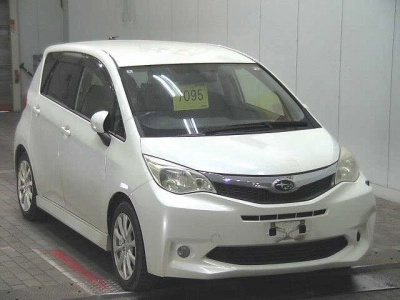 SUBARU TREZIA