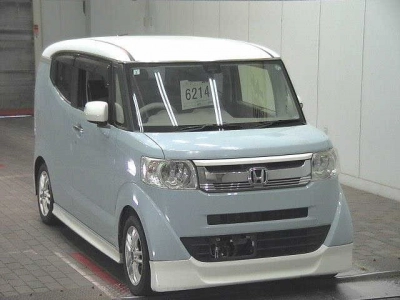 HONDA N-BOX SLASH