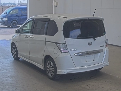 HONDA FREED HYBRID