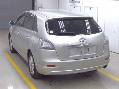 TOYOTA MARK X ZIO