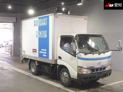TOYOTA DYNA TRUCK