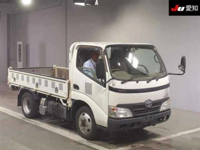 TOYOTA DYNA TRUCK