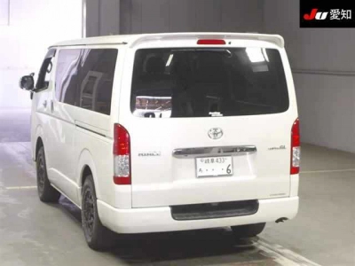 TOYOTA HIACE VAN
