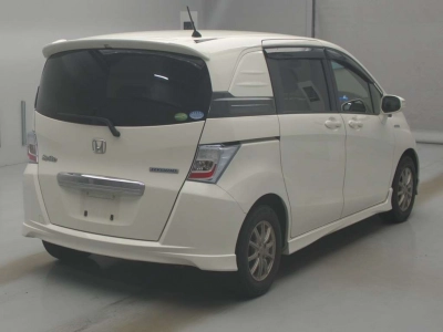 HONDA FREED SPIKE HYBRID