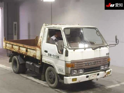TOYOTA DYNA TRUCK