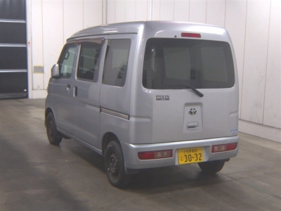 TOYOTA PIXIS VAN