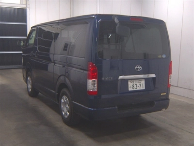 TOYOTA HIACE VAN