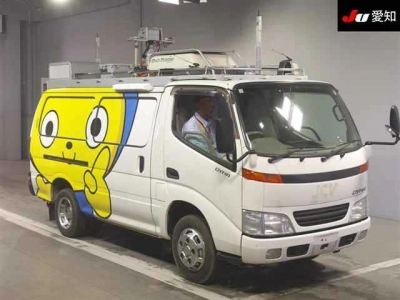TOYOTA DYNA VAN