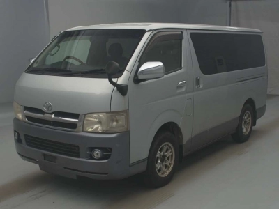 TOYOTA REGIUS VAN