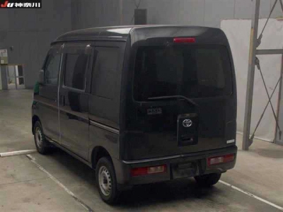 TOYOTA PIXIS VAN