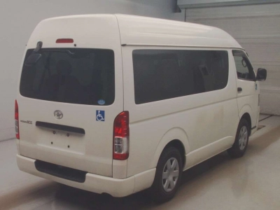TOYOTA REGIUS VAN
