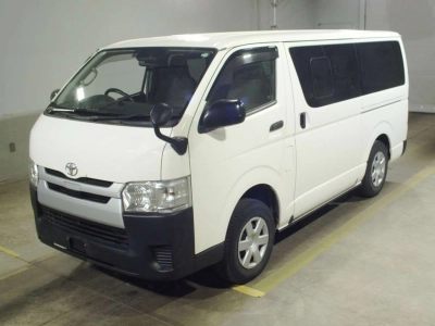TOYOTA REGIUS VAN