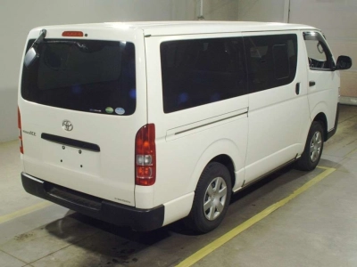 TOYOTA REGIUS VAN