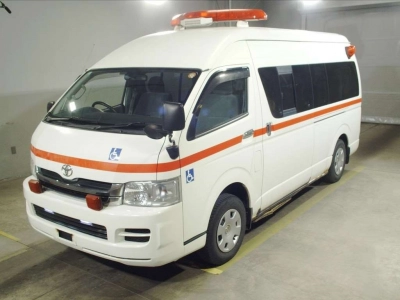 TOYOTA HIACE COMMUTER