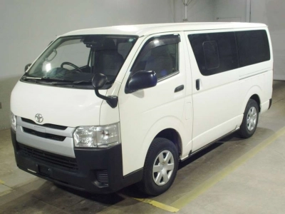 TOYOTA REGIUS VAN