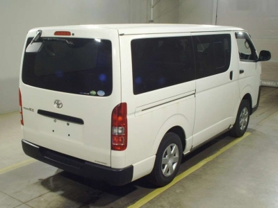 TOYOTA REGIUS VAN