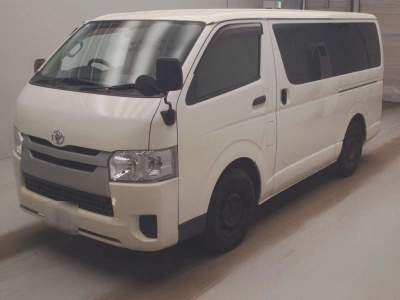 TOYOTA HIACE VAN