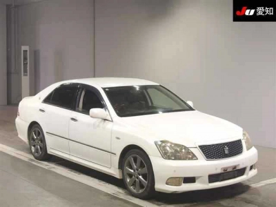 TOYOTA CROWN ATHLETE