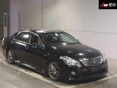 TOYOTA CROWN HYBRID