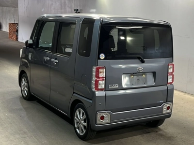 TOYOTA PIXIS MEGA